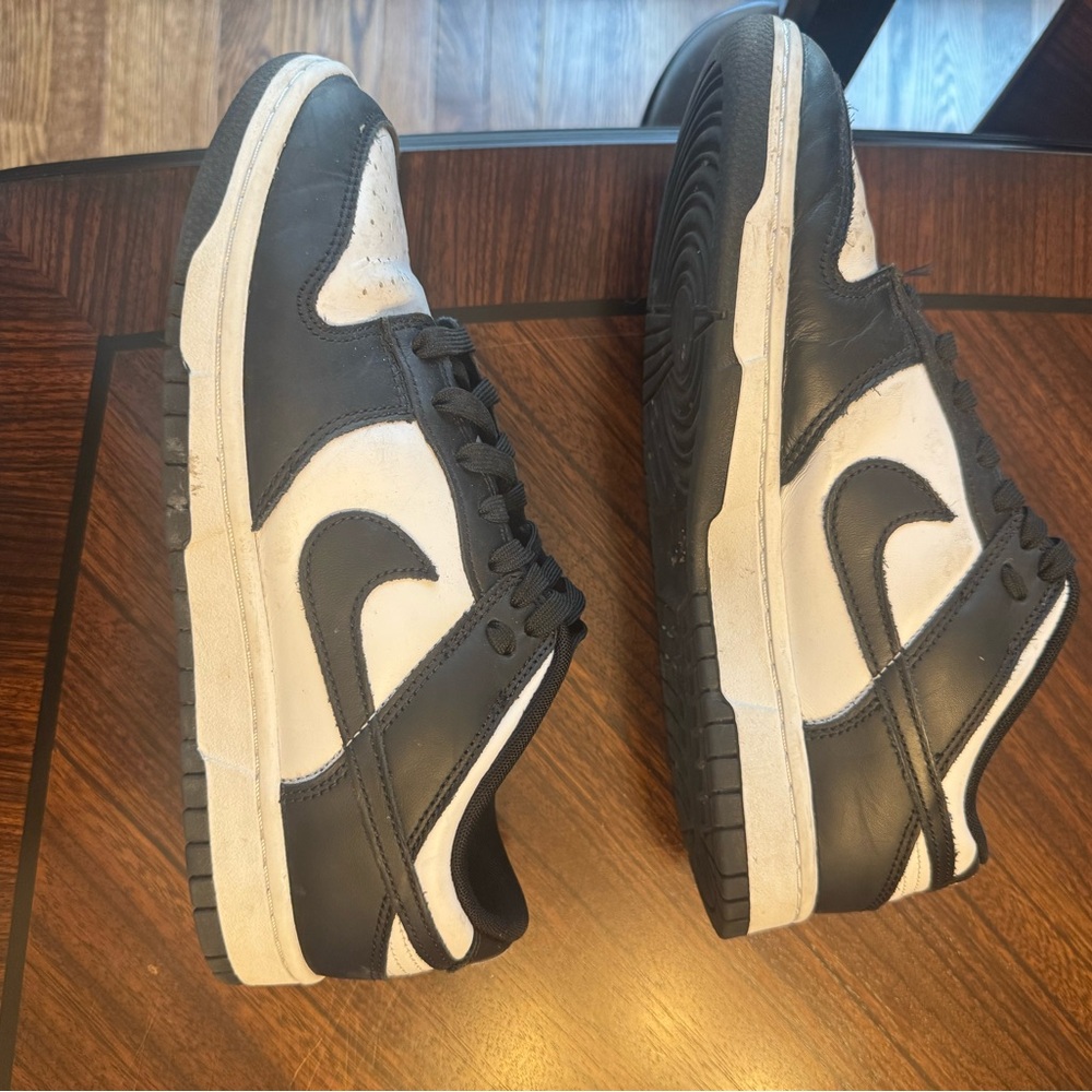 Nike black/white Dunks